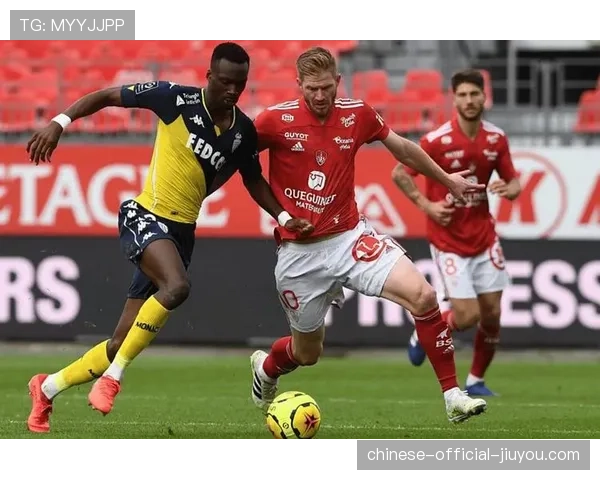 斯特拉斯堡3-2逆转洛里昂：客队61%控球率完成下半场三球逆转